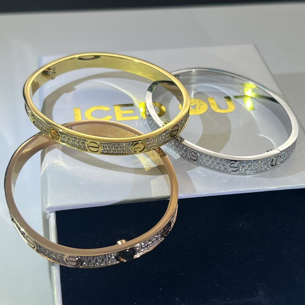 Iced Bangle Armband